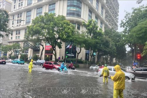 Khuyến cáo biện pháp di chuyển an toàn trong mưa ngập, dông, sét