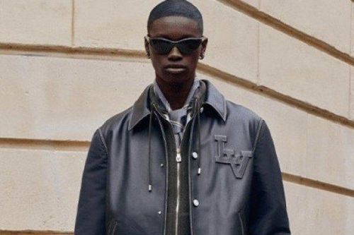 Louis Vuitton của Pharrell Williams lăng xê phong cách đi dạo cùng cún cưng sang trọng