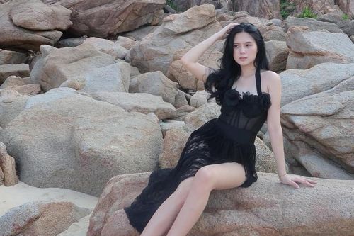 Hot girl Tuyên Quang đẹp chuẩn 'gái một con trông mòn con mắt'