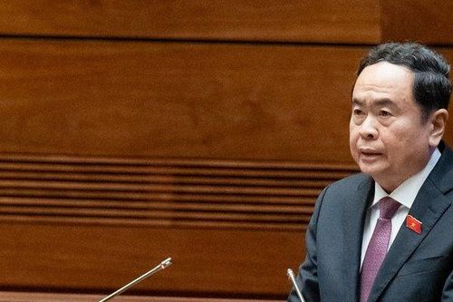 Các Bộ trưởng, trưởng ngành trả lời tập trung, không né tránh