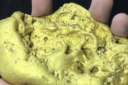 Cục vàng 2,75kg bán giá 10 tỷ đồng, đại gia bí ẩn liền xuống tiền mua