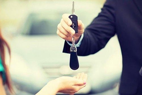 Truy tìm người phụ nữ có dấu hiệu lừa đảo thuê xe tự lái