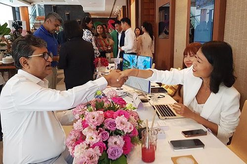 Tăng cường kết nối quốc tế phát triển du lịch cưới Đà Nẵng