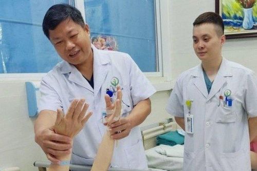 Đi khám vì đau đầu, người phụ nữ phát hiện khối u ở não