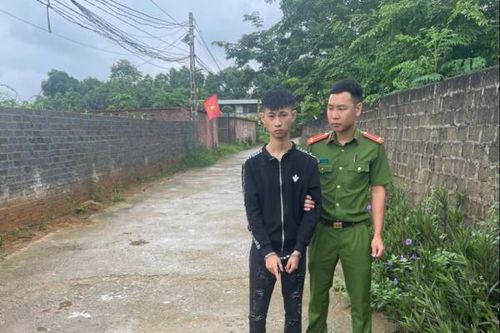 Bắt nhóm thanh niên sử dụng hung khí, gây rối trật tự công cộng