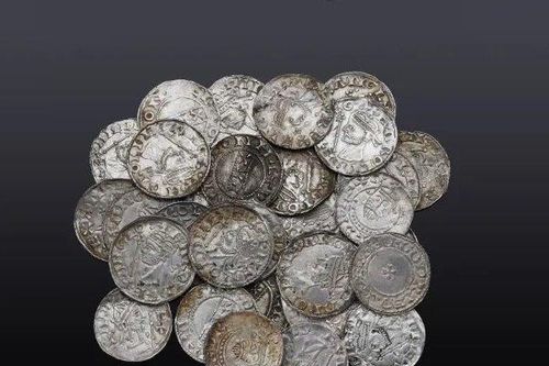 2 người đàn ông đào được thứ trị giá 10,5 tỷ đồng chôn trên cánh đồng