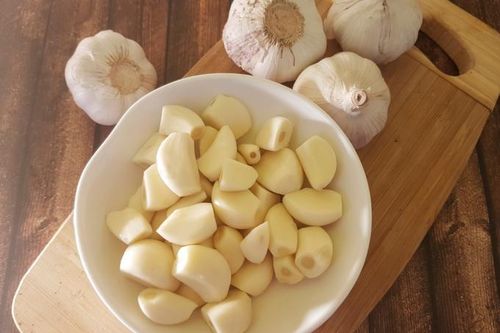 5 lợi ích khi ăn 1 tép tỏi sống mỗi ngày