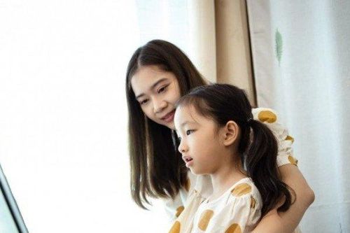 Gia sư ở Trung Quốc kiếm 200 triệu mỗi tháng