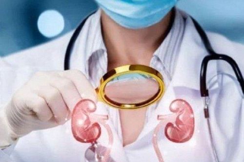 Người phụ nữ đi xe máy suốt 9 tiếng đến bệnh viện vì đi tiểu quá nhiều