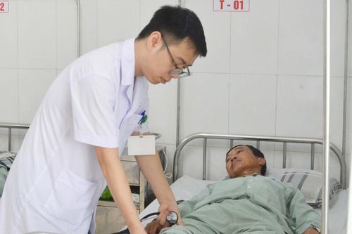 Liên tục ca nhập viện nguy kịch do nắng nóng, bác sĩ khuyến cáo cách phòng tránh