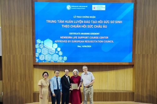 ĐH Y – Dược Huế đạt chứng nhận Trung tâm đào tạo hồi sức sơ sinh chuẩn châu Âu
