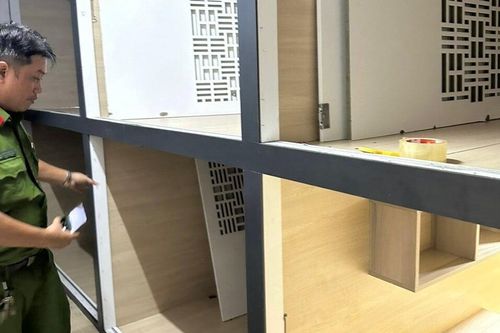 Tháo dỡ 'hộp ngủ' hoạt động chui ở TP.HCM sau phản ánh của VTC News