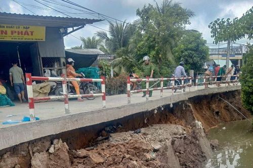 Sạt lở ở Đồng bằng sông Cửu Long: Cần sắp xếp lại dân cư, kiểm soát nước ngầm