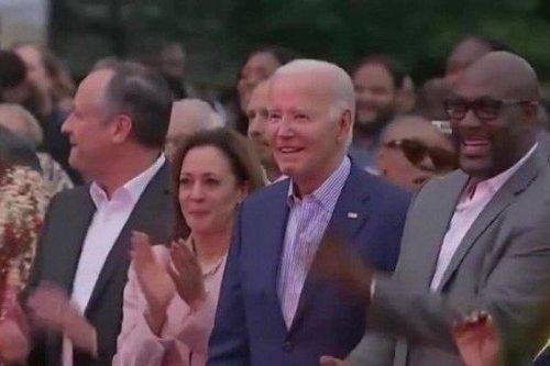 Ông Biden 'đóng băng' trước ống kính: Nhà Trắng lên tiếng