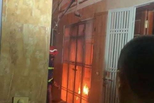 Cháy nhà 5 tầng ở Hà Đông