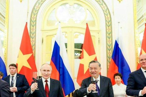 Chủ tịch nước Tô Lâm chủ trì Tiệc chiêu đãi Tổng thống Putin