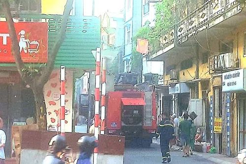 Hà Nội: Chập điện ở ấm siêu tốc gây cháy nhà dân