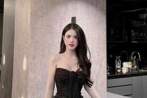 Vợ cũ diễn viên Việt Anh sang chảnh ở tuổi 35