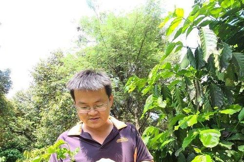 Xuất ngoại học làm… nông dân, thu tiền tỷ mỗi năm