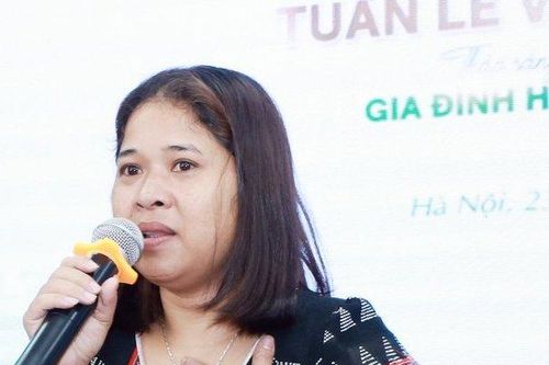 Vợ chồng 12 năm 'tìm con' bật khóc khi được hỗ trợ chi phí làm IVF