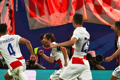 Modric đi vào lịch sử EURO