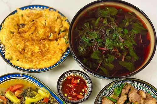 Những bữa cơm khi chồng đưa cho vợ mỗi tháng 100 triệu
