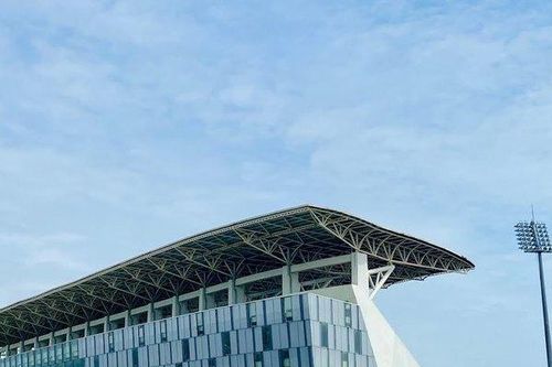 Đà Nẵng chi hơn 11 tỷ nâng cấp sân bóng đá Hòa Xuân