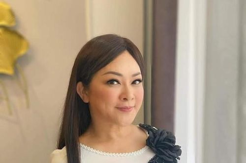 Ca sĩ Như Quỳnh U55 vẫn trẻ đẹp, rạng rỡ