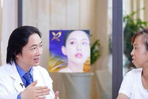Chân dung 'thuyền trưởng' của BVTM Kangnam, vị bác sĩ đứng sau nhiều ca 'lột xác' ngoạn mục