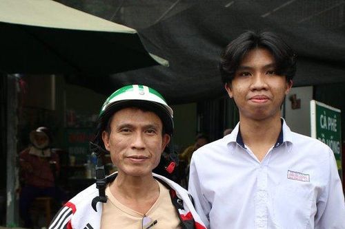 Nhiều phụ huynh sẵn sàng nghỉ việc đưa con đi thi