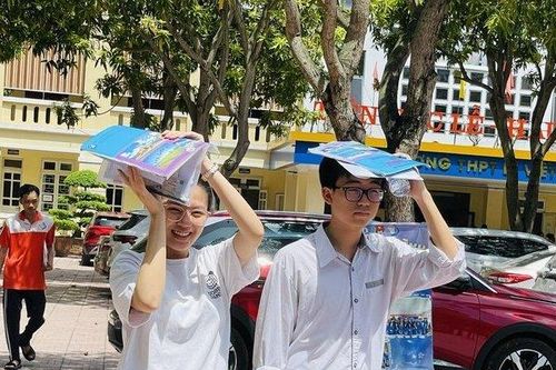 Thí sinh xứ Nghệ nhận xét đề thi tổ hợp KHXH dễ thở, KHTN độ khó cao