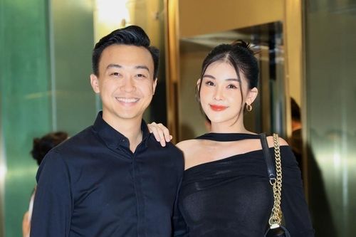 Vợ chồng Hoa hậu Lê Âu Ngân Anh dự tiệc cưới diễn viên Midu