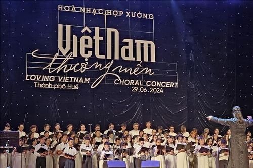 Đưa 'Việt Nam thương mến' đến cố đô Huế