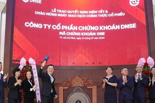 Chứng khoán DNSE chính thức chào sàn HoSE, định giá gần 10.000 tỷ đồng