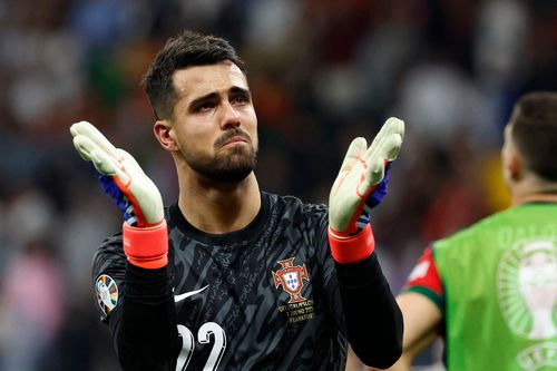 Diogo Costa: Người hùng Bồ Đào Nha giúp Ronaldo, Pepe sửa sai là ai?
