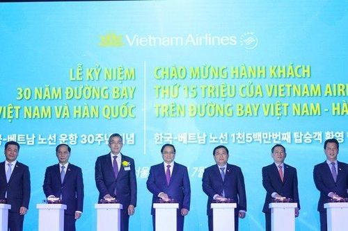 Thủ tướng chứng kiến lễ kỷ niệm 30 năm đường bay thẳng Việt - Hàn