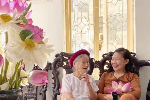 Nâng tầm giá trị cho sen hồ Tây