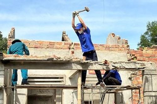 Xung kích xóa nhà tạm, nhà dột nát