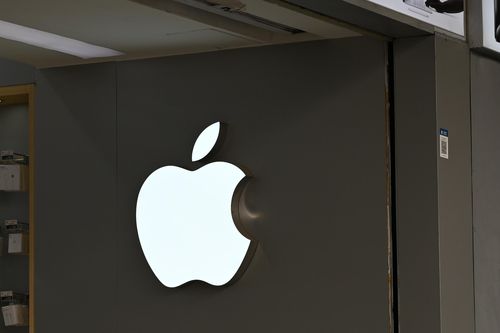 Apple thành công ty đầu tiên đạt vốn hóa 3.500 tỷ USD