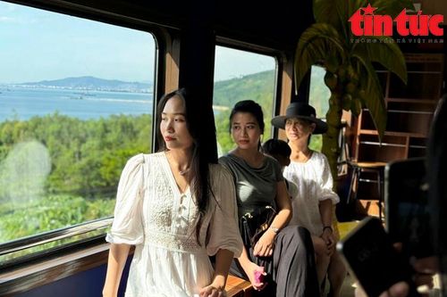Trải nghiệm thú vị trên đoàn tàu 'Kết nối di sản miền Trung'