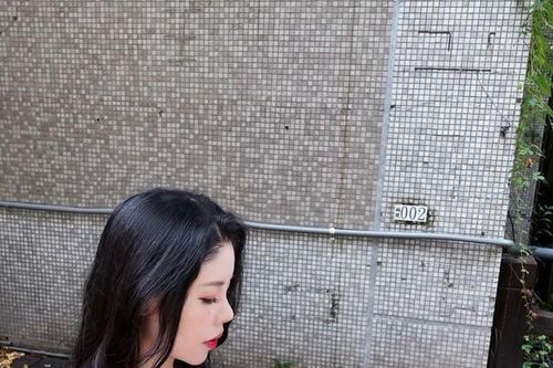 'Hot girl phòng gym' Trung Quốc leo núi để có vòng eo 'khô mỡ'