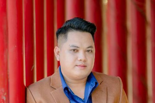 Giọng ca vàng bolero - Truyền cảm hứng bằng những ca khúc sâu sắc và tình cảm của Nguyễn Tân