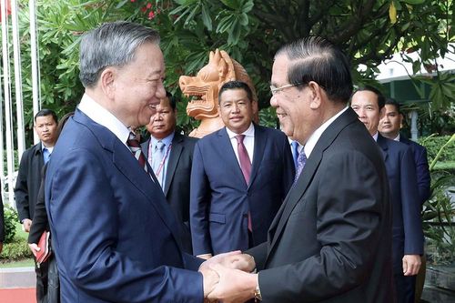 Góp phần tích cực thúc đẩy hơn nữa vai trò của Việt Nam trong quan hệ với Lào, Campuchia