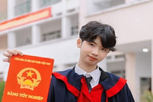 Thủ khoa toàn tỉnh Yên Bái được tuyển thẳng vào nhiều trường ĐH danh tiếng