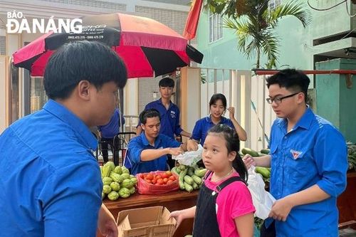 Hiệu quả từ mô hình 'đổi rác nhựa lấy thực phẩm sạch'