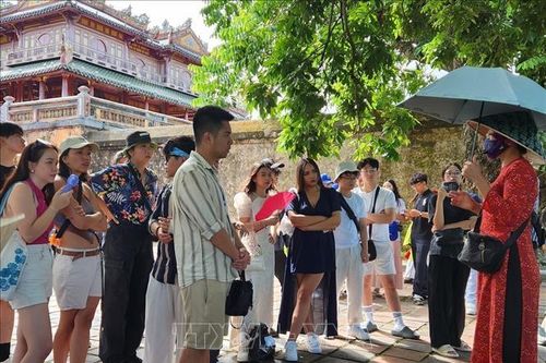 Nhân lên niềm tự hào quê hương với 'Trại hè Việt Nam' ở Huế