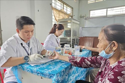 Hành trình 'Gieo yêu thương' nơi quê hương Đồng khởi