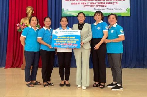 Hội Liên hiệp Phụ nữ phường Vĩnh Phước: Tặng giống cây, ký kết hỗ trợ tiêu thụ nông sản cho phụ nữ thị trấn Tô Hạp