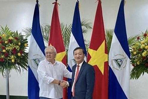 Đoàn đại biểu Đảng ta dự Lễ kỷ niệm 45 năm Ngày thắng lợi của Cách mạng Sandino