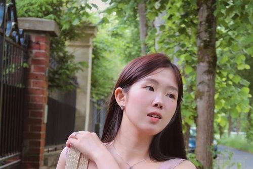 Nữ Vlogger khiến netizen 'mê tít' với loạt video cực chữa lành
